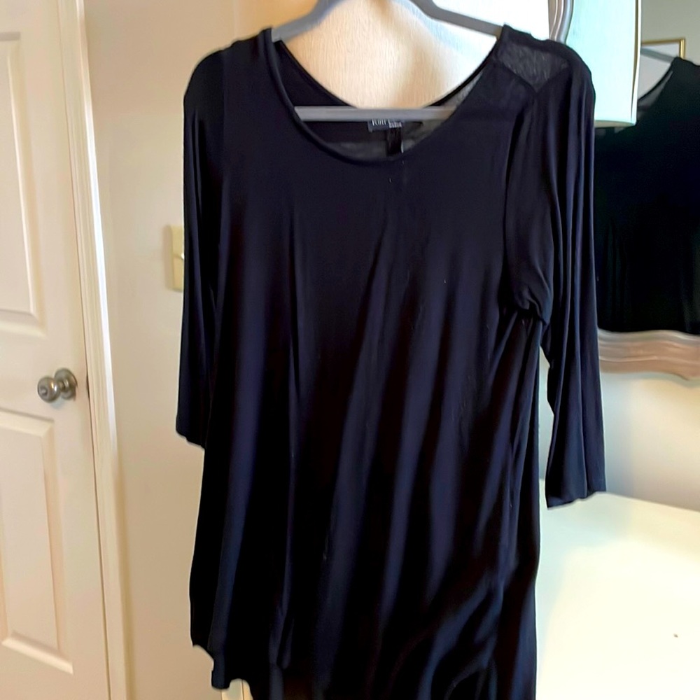 Kim & Cami black top size M